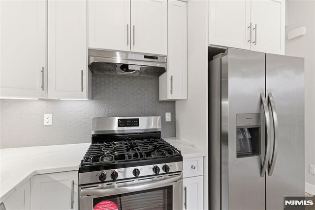 12 Dempsey Avenue A, Edgewater, NJ 07020
