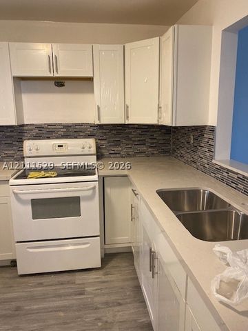 406 NW 68th Ave 118, Plantation, FL 33317