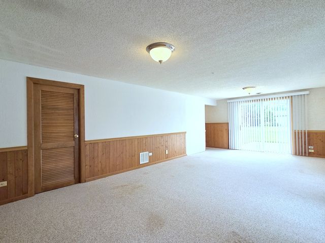 21W105 Flamingo Lane, Lombard, IL 60148