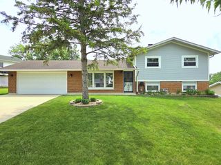 21W105 Flamingo Lane, Lombard, IL 60148