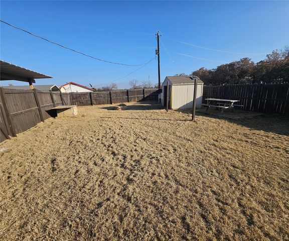 137 Wesley Lane, Bridgeport, TX 76426