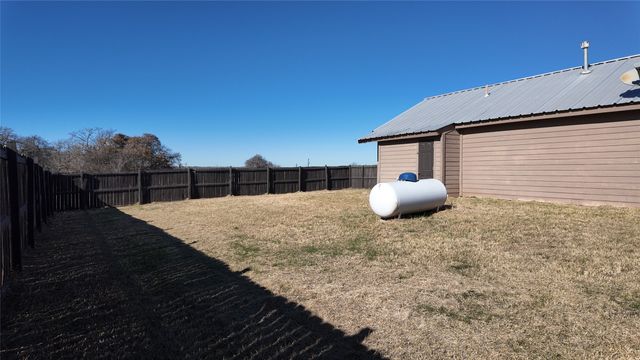 137 Wesley Lane, Bridgeport, TX 76426