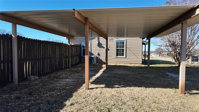 137 Wesley Lane, Bridgeport, TX 76426