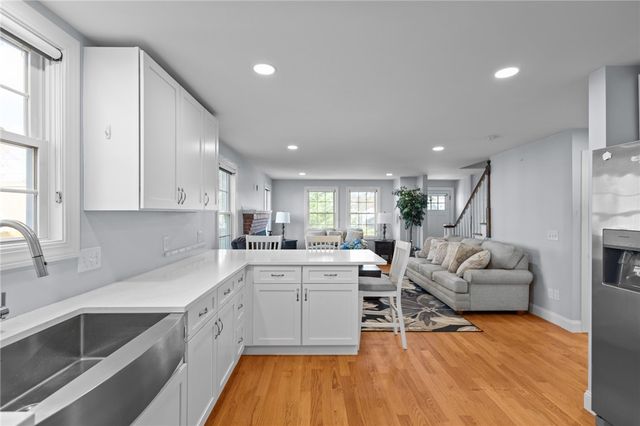 31 Swan Street, North Providence, RI 02911