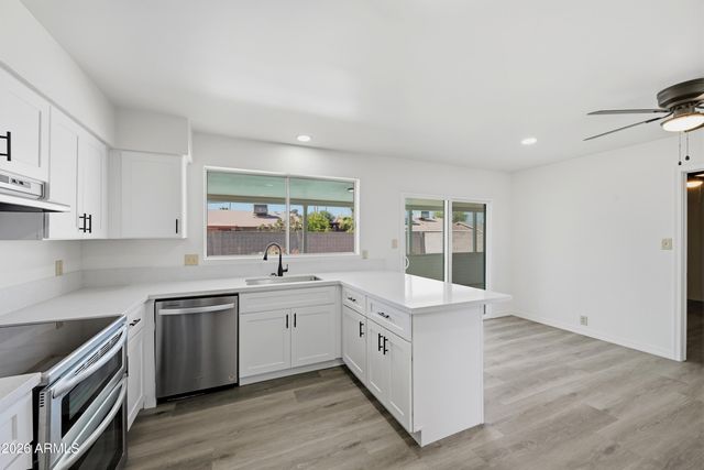 3537 W CHARLESTON Avenue, Glendale, AZ 85308