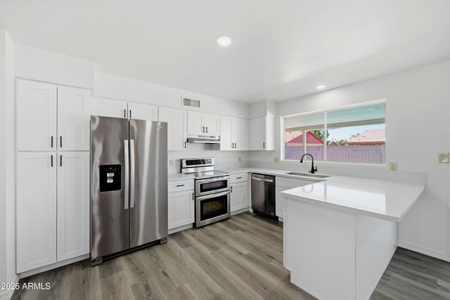 3537 W CHARLESTON Avenue, Glendale, AZ 85308