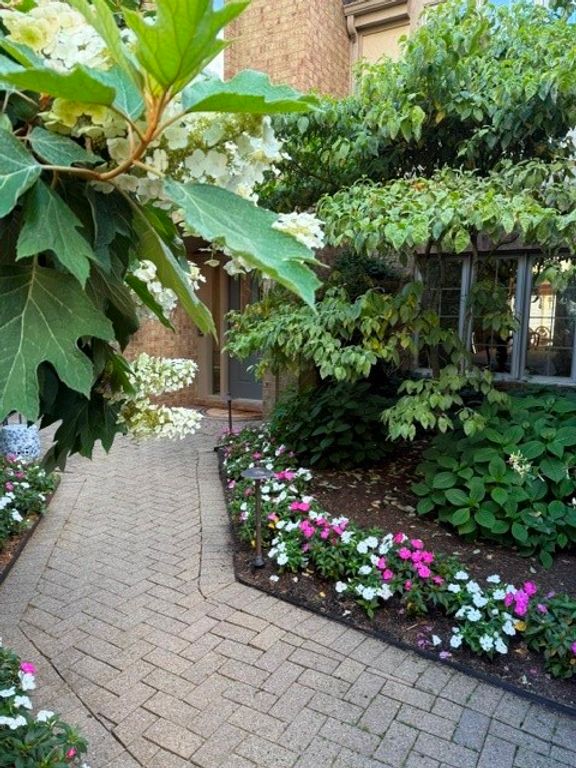 404 Landon Gate, O'hara, PA 15238