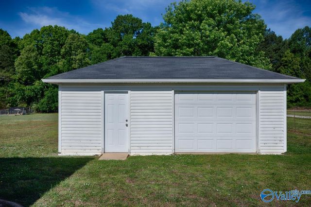15597 Mcculley Mill Road, Athens, AL 35613