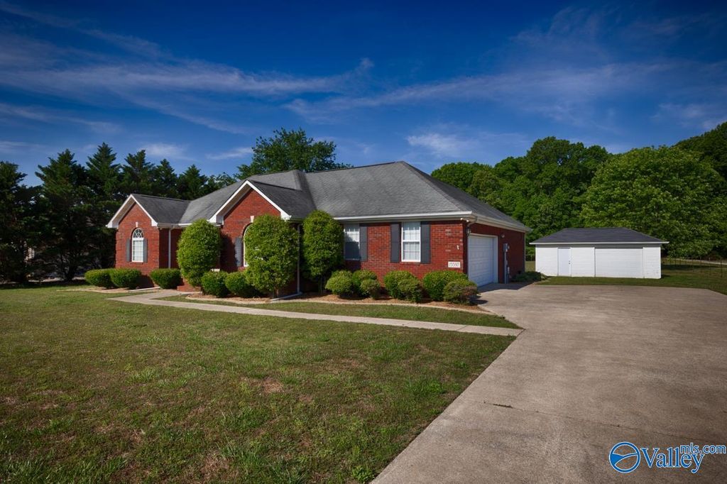 15597 Mcculley Mill Road, Athens, AL 35613