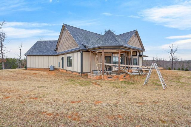 101 Moccasin Way, Landrum, SC 29356