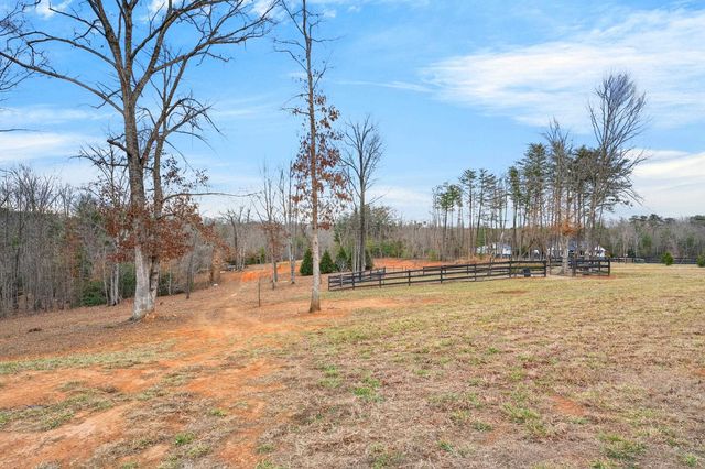 101 Moccasin Way, Landrum, SC 29356