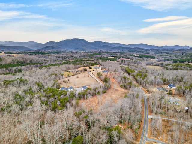 101 Moccasin Way, Landrum, SC 29356