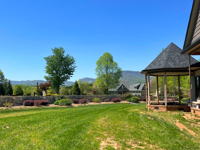 101 Moccasin Way, Landrum, SC 29356