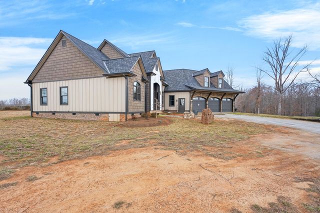 101 Moccasin Way, Landrum, SC 29356