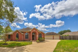 2107 Crossbay Court, League City, TX 77573