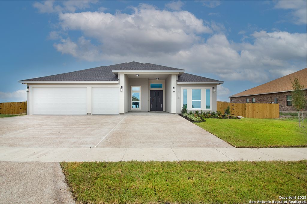 714 Papa Mori, Corpus Christi, TX 78414