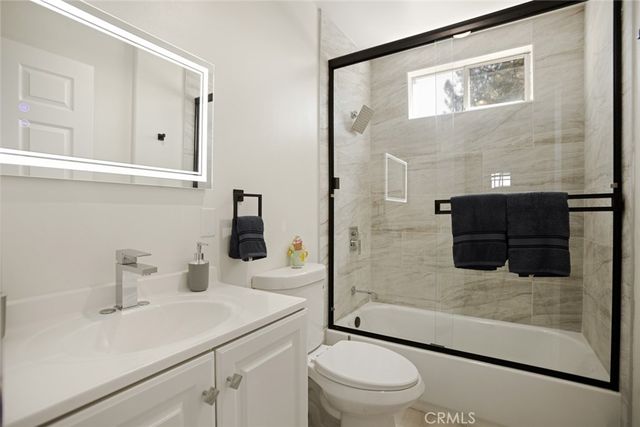 7902 Tampa, Reseda, CA 91335