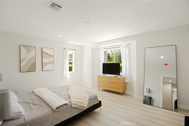 7902 Tampa, Reseda, CA 91335