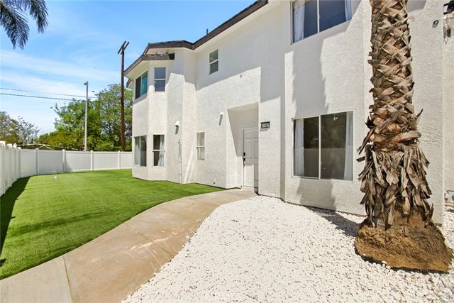 7902 Tampa, Reseda, CA 91335