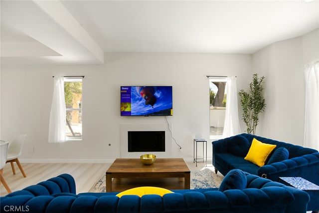 7902 Tampa, Reseda, CA 91335