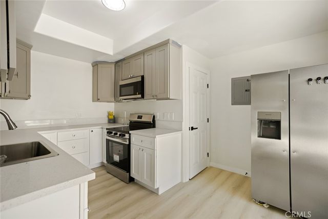 7902 Tampa, Reseda, CA 91335