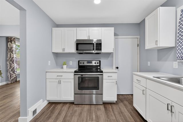 613 Hallett Street, Jackson, MI 49202