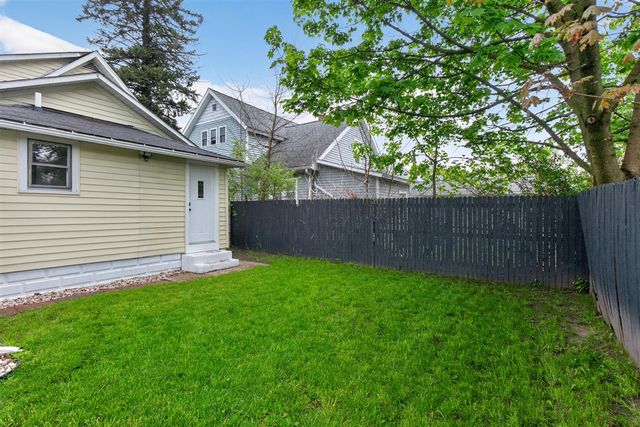613 Hallett Street, Jackson, MI 49202