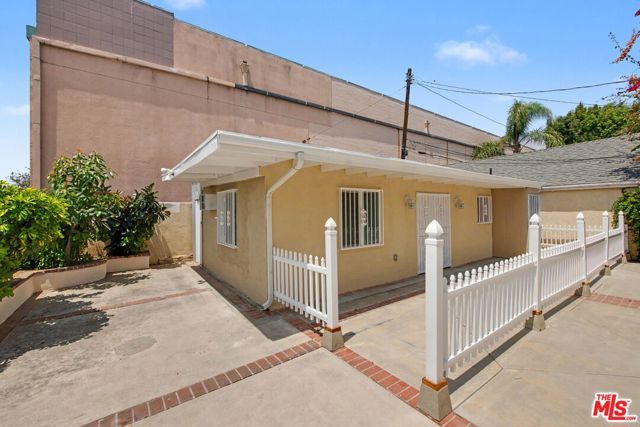 2153 Glendon Avenue, Los Angeles, CA 90025