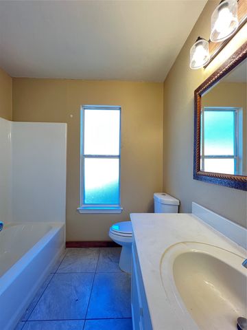 631 Stagecoach Drive, Oak Point, TX 75068