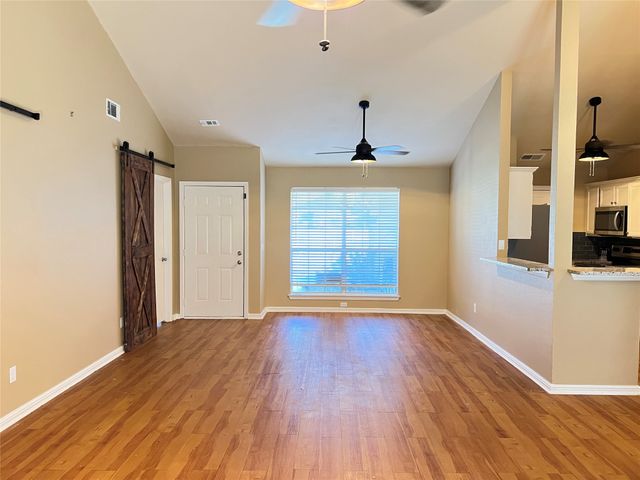 631 Stagecoach Drive, Oak Point, TX 75068