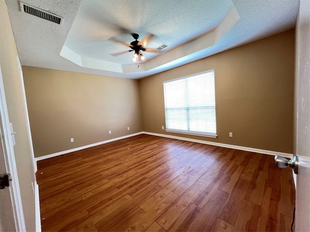 631 Stagecoach Drive, Oak Point, TX 75068