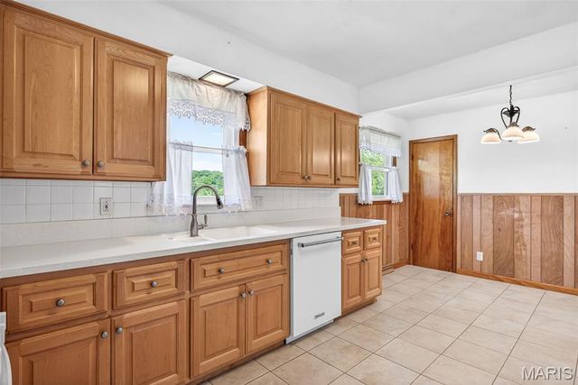 6525 Antire Road, High Ridge, MO 63049