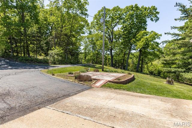 6525 Antire Road, High Ridge, MO 63049