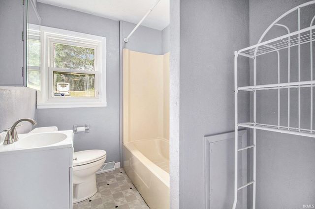 21460 Auten Road, South Bend, IN 46628