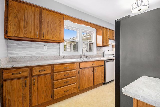 21460 Auten Road, South Bend, IN 46628