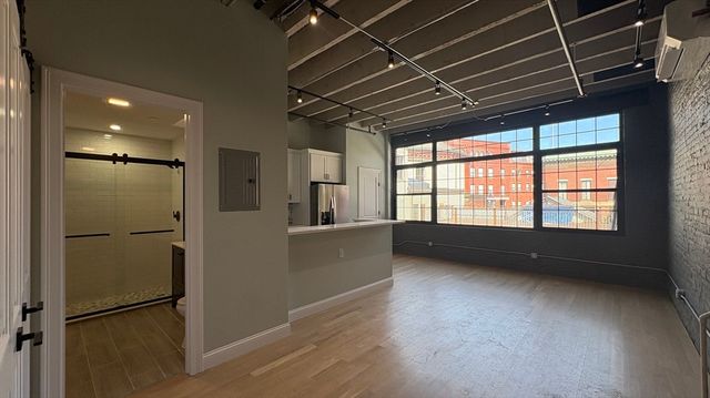 199 Market St. 2, Lowell, MA 01852