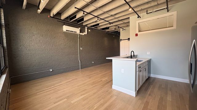 199 Market St. 2, Lowell, MA 01852