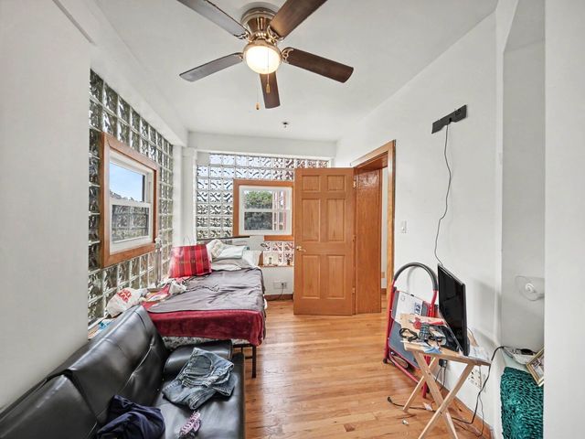 4749 N Dover Street, Chicago, IL 60640