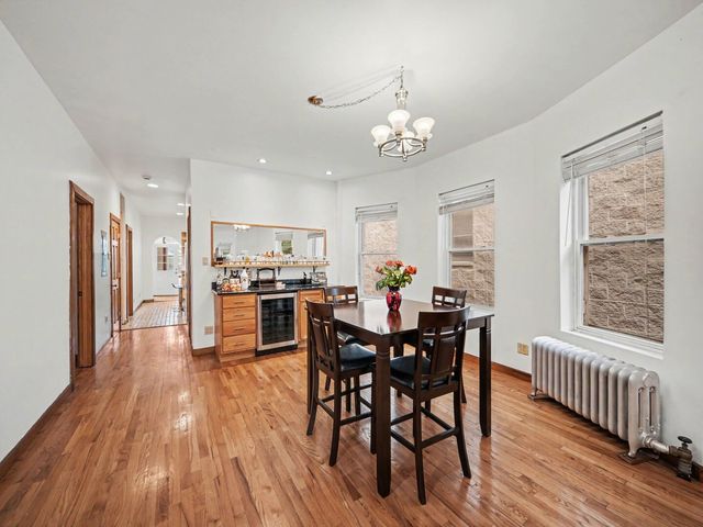 4749 N Dover Street, Chicago, IL 60640