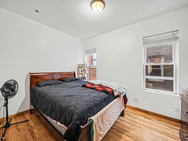 4749 N Dover Street, Chicago, IL 60640