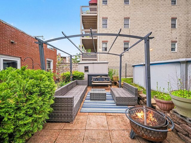 4749 N Dover Street, Chicago, IL 60640