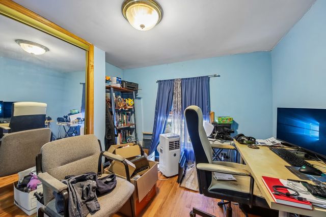 4749 N Dover Street, Chicago, IL 60640
