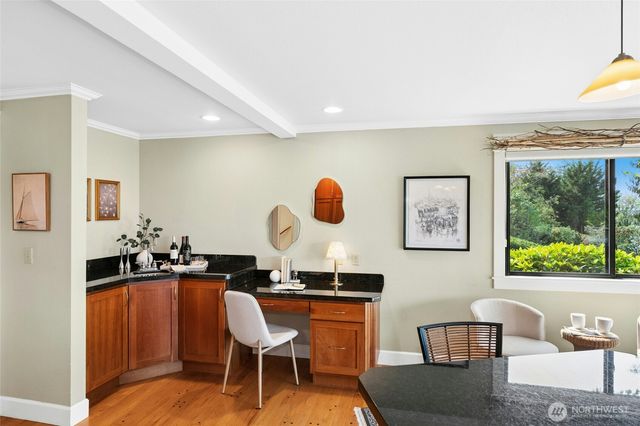 12530 Holmes Point Drive NE, Kirkland, WA 98034