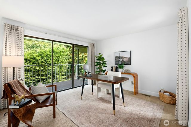 12530 Holmes Point Drive NE, Kirkland, WA 98034
