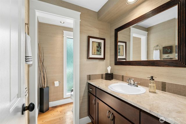 12530 Holmes Point Drive NE, Kirkland, WA 98034