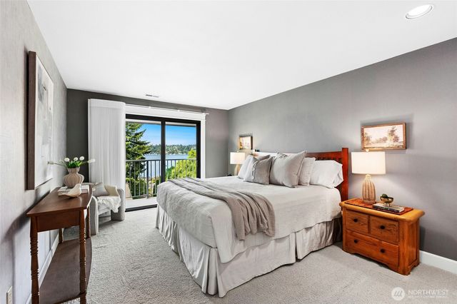 12530 Holmes Point Drive NE, Kirkland, WA 98034