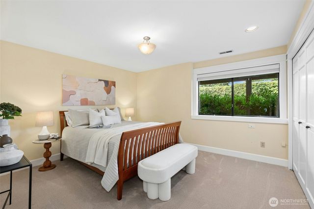 12530 Holmes Point Drive NE, Kirkland, WA 98034