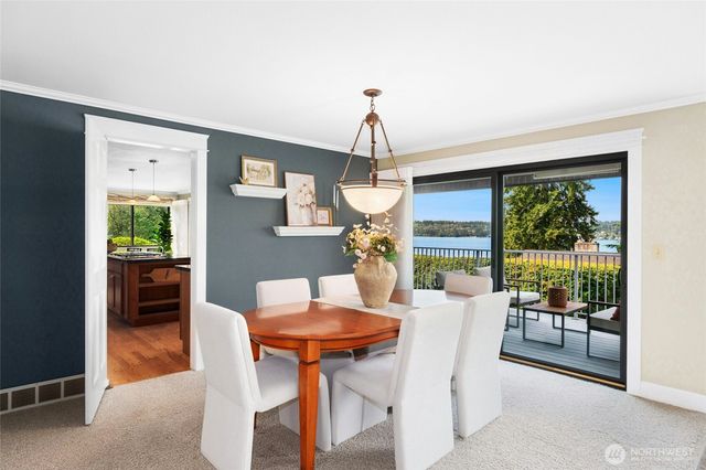 12530 Holmes Point Drive NE, Kirkland, WA 98034