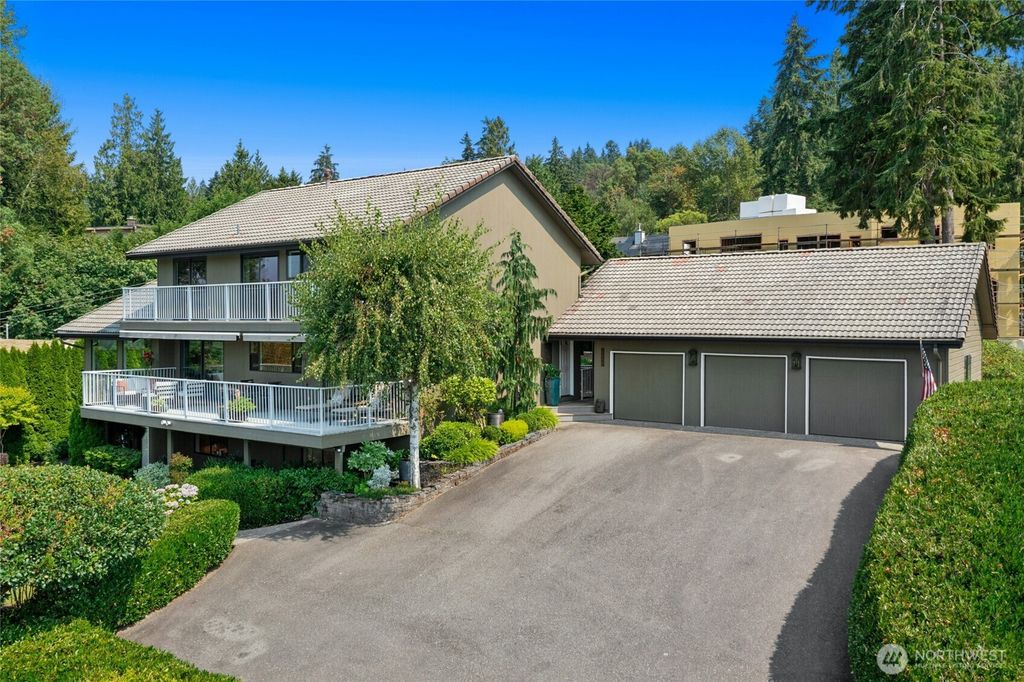 12530 Holmes Point Drive NE, Kirkland, WA 98034