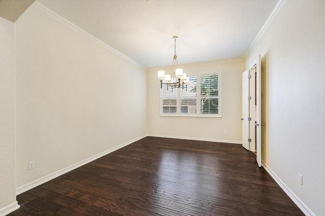560 Aspen DR, Austin, TX 78737
